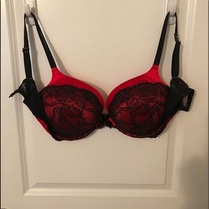 NWOT Victoria’s Secret Very Sexy Plunge Bra.